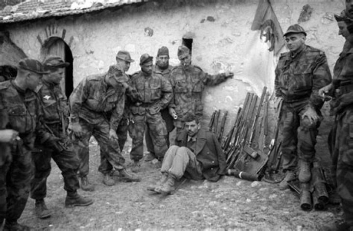33 Photos Of The French-Algerian War That You Don’t See In History Books