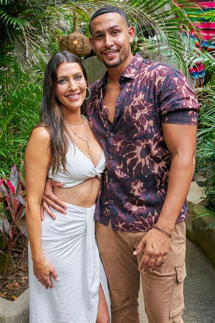 Bachelor Nation’s Becca Kufrin and Thomas Jacobs Are Engaged 7 Months After Rekindling ‘BiP’ Romance