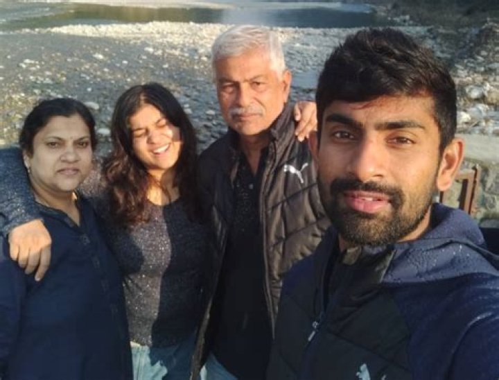 Biography, Height, Age, Parents, Girlfriend, Cricket Records, Stats & More
