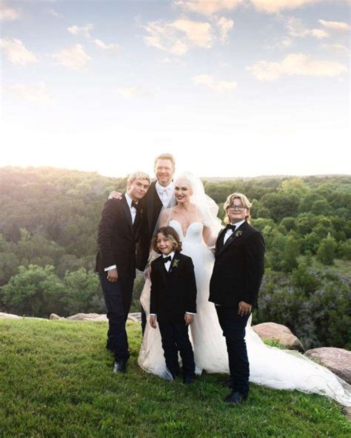 Blake Shelton Was ‘Blown Away’ By Gwen Stefani’s Wedding Look: ‘He Said He’s the Luckiest Guy’