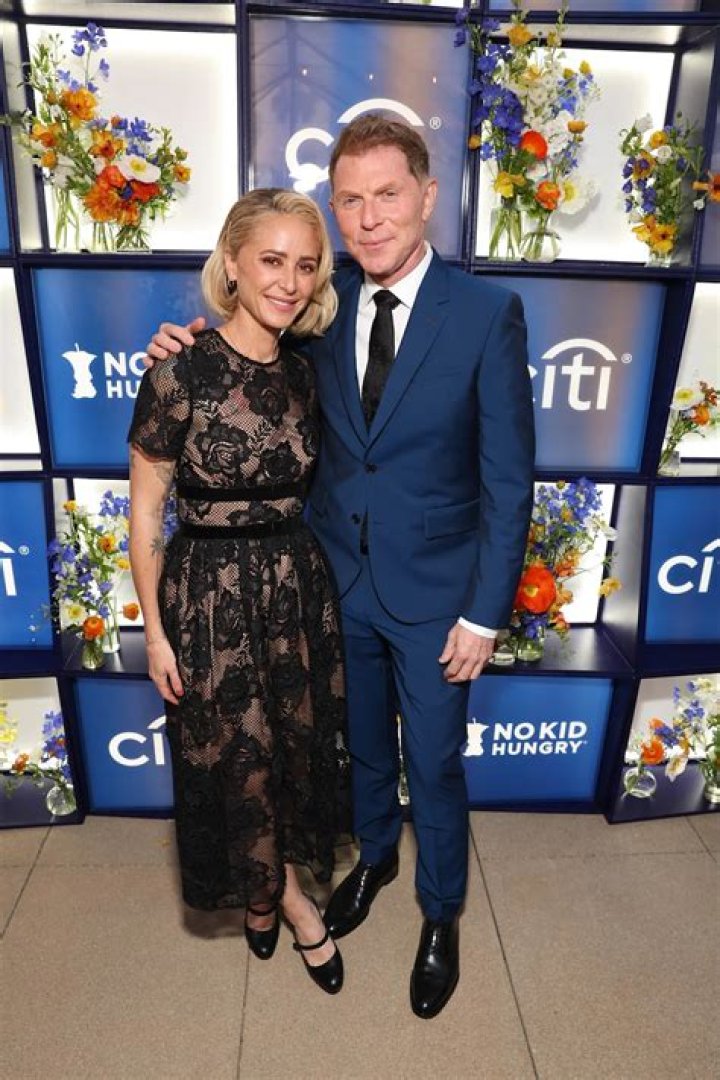 Bobby Flay is Dating Girlfriend Helene York in 2019 after 3 Failed Marriage. 2022