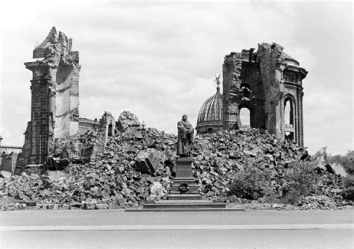 Historic Places Then And Now, In 44 Stunning Photos