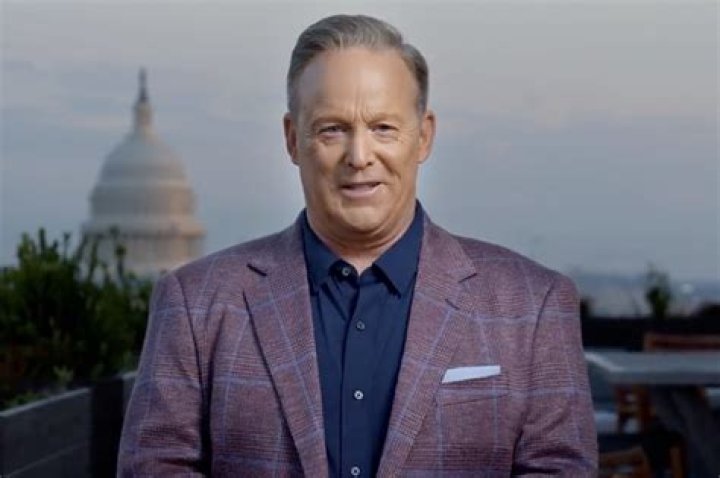 How tall is Sean Spicer
