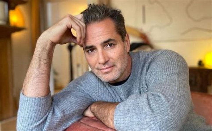 How tall is Victor Webster