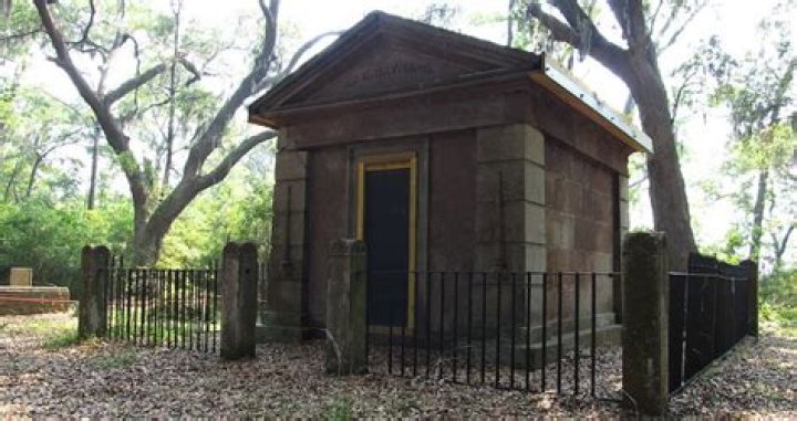 Inside The Haunted Baynard Mausoleum With History Uncovered
