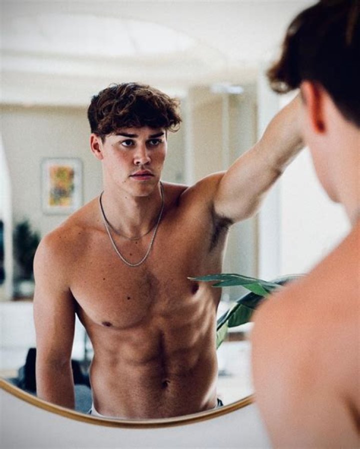 Noah Beck Age | Wiki, Net worth, Bio, Height, Girlfriend |