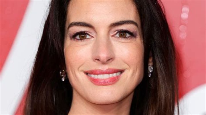 Why Did People Hate Anne Hathaway? Actress Opens up About Internet Hate!
